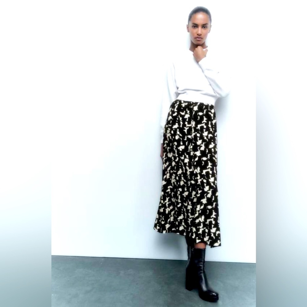 Jones New York Skirt Size L🌟Classic workwear Midi Black White